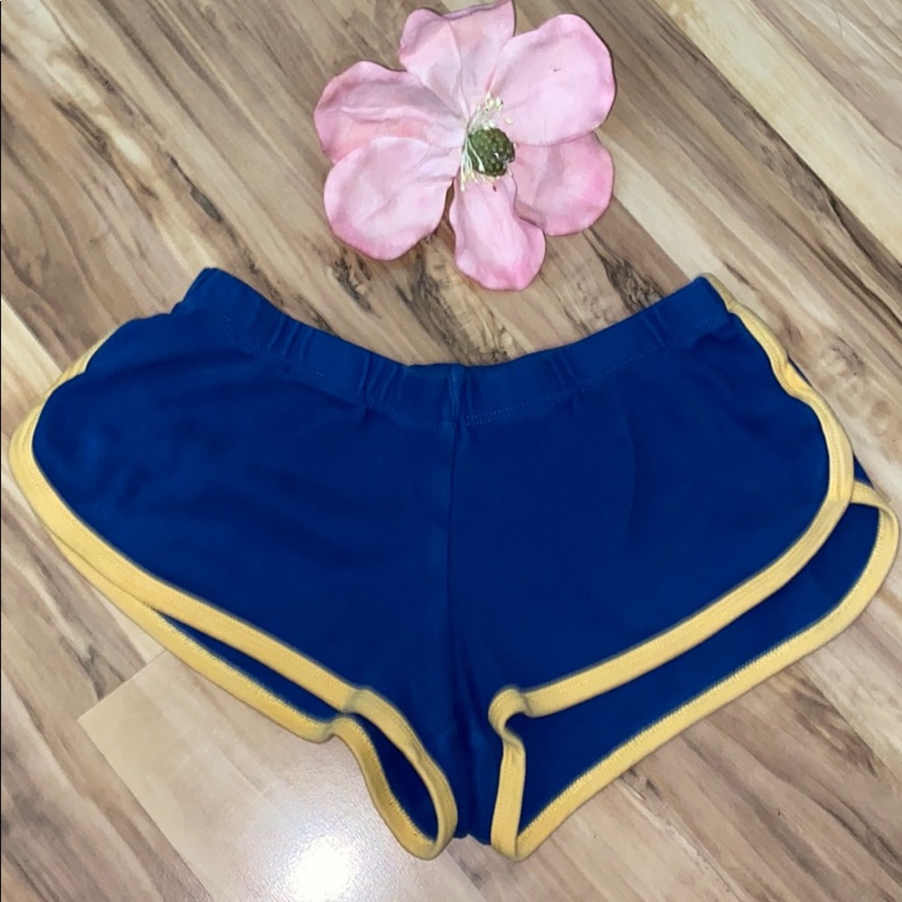 Shorts yellow and blue